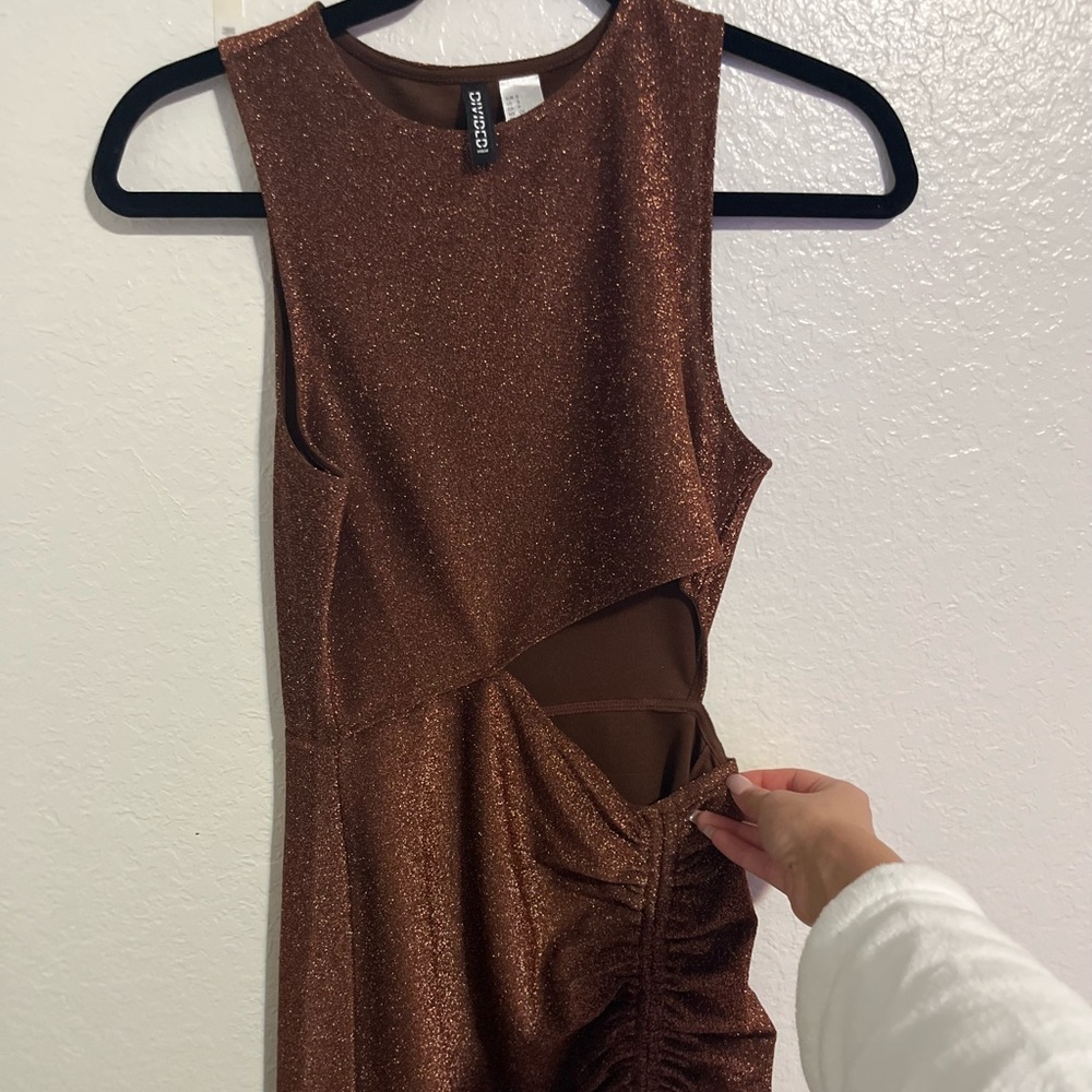 H&M Sparkly Runched Brown Midi Dress. Size: Small
